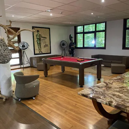 Hotell Enzo - St Eloy Metz Amnéville