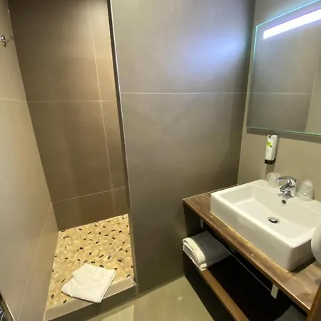 Hotell Enzo - St Eloy Metz By Kyriad Direct 3*