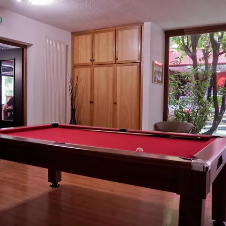 Otel Enzo - St Eloy Metz 3*